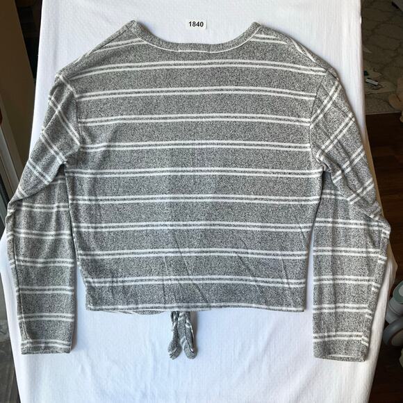 Caution to the Wind Women Long Sleeve Crewneck Blouse size S, Gray White Stripes - Picture 7 of 7